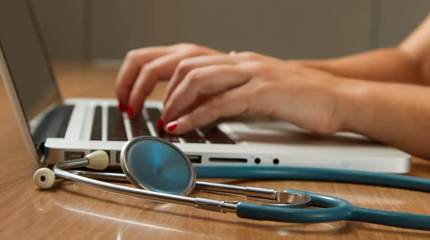 SEO para Médicos: O Guia Definitivo para Atrair Paciente